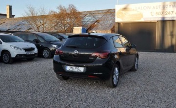 Opel Astra J Hatchback 5d 1.4 Turbo ECOTEC 140KM 2012 Opel Astra 1.4 Benzyna Xenon Tempomat Cz. parkowania Klimatyzacja 1.4 140KM, zdjęcie 7