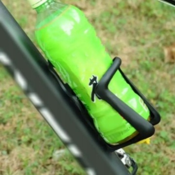 КЛЕТКА ДЛЯ БУТЫЛКИ, РЕГУЛИРУЕМЫЙ ДЕРЖАТЕЛЬ ДЛЯ ВЕЛОСИПЕДА