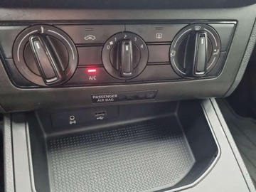 Seat Ibiza V Hatchback 5d 1.0 MPI 75KM 2018 Seat Ibiza Seat Ibiza 1.0 Reference Benzyna 75KM, zdjęcie 23