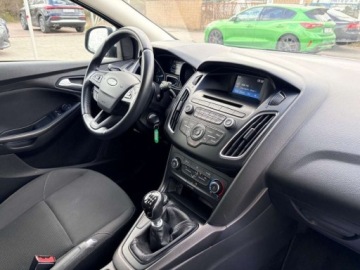 Ford Focus III Sedan Facelifting 1.0 EcoBoost 100KM 2017 Ford Focus 1.0 benzyna 125KM Trend Klimatyzacja Salon PL Benzyna, zdjęcie 19