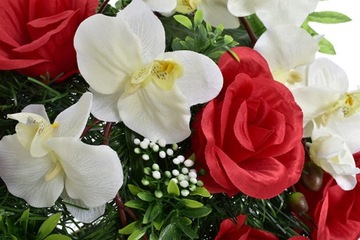 КОМПОЗИЦИЯ СЕРДЦЕ КРЕМОВОЕ УКРАШЕНИЕ МОГИЛЬНЫЙ ПАКЕТ БУКЕТ ЛИСТЬЯ РОЗЫ