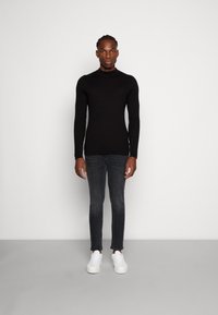 Sweter ściągacz z golfem ZIGN M