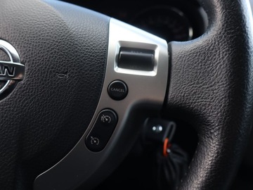 Nissan Qashqai I Crossover Facelifting  1.6 117KM 2012 Nissan Qashqai 1.6, Salon Polska, Klima, zdjęcie 19