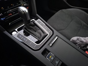 Volkswagen Arteon Fastback Facelifting 2.0 TDI 200KM 2022 Volkswagen Arteon Shooting Brake R-line 2.0 TDI 20, zdjęcie 17