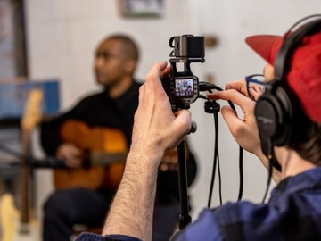 4K-камера с зумом Q8n-4K СУПЕР АУДИО, 4-КАНАЛЬНАЯ ПОТОКОВАЯ ТРАНСЛЯЦИЯ