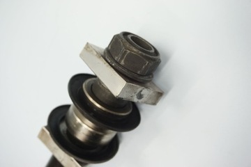 YAMAHA YZF-R1 RN09 02-03 ОСЬ ЗАДНЯЯ ОСЬ