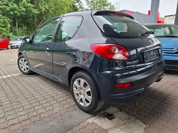 Peugeot 206 Hatchback 1.1 60KM 2010 Peugeot 206 Klimatyzacja bez rdzy 1.1 Benzyna 60KM, zdjęcie 11