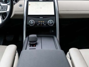 Land Rover Discovery V Terenowy Facelifting 3.0D I6 249KM 2025 Discovery V D250 Dynamic SE 3.0 (249KM) 2025, zdjęcie 10