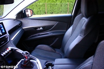 Peugeot 5008 II Crossover Facelifting 1.5 BlueHDi 130KM 2021 Peugeot 5008 Peugeot 5008 1.5 BlueHDI Allure SampS 1.5 Diesel 130KM, zdjęcie 28