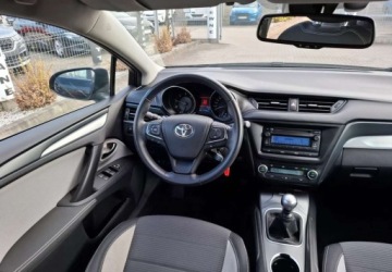 Toyota Avensis III Sedan Facelifting 2015 2.0 D-4D 143KM 2017 Toyota Avensis Toyota Avensis 2.0 Diesel 143KM, zdjęcie 17