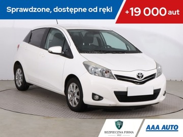Toyota Yaris III Hatchback 5d 1.33 Dual VVT-i 99KM 2013 Toyota Yaris 1.33 Dual VVT-i, Klima, Parktronic