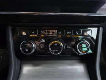 Skoda Superb III Kombi Plug-In Hybrid 1.4 TSI Plug-In-Hybrid 218KM 2021 Skoda Superb 1.4iV Plug-in Hybryd 218KM FV23 Style Dsg Full LED Matrix DCC, zdjęcie 24