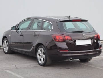 Opel Astra J Sports Tourer Facelifting 1.4 Turbo ECOTEC 120KM 2012 Opel Astra 1.4 T, Navi, Klima, Klimatronic, zdjęcie 3