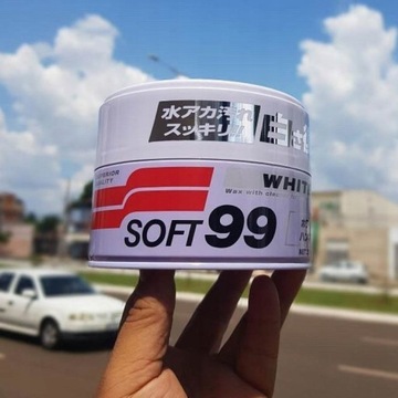 Белый мягкий автомобильный воск с гидрофобным покрытием 350г SOFT99