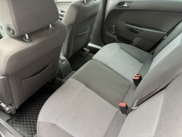 Opel Astra H Kombi 1.6 ECOTEC 115KM 2009 Opel Astra 1.6 + LPG, zdjęcie 7