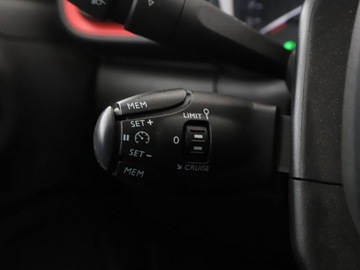 Citroen C3 III Hatchback Facelifting 1.2 PureTech 110KM 2021 Citroen C3 Navi Czujniki parkowania Hak, zdjęcie 29