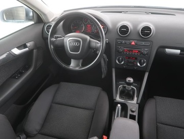 Audi A3 8P Hatchback 3d 1.6 FSI 115KM 2005 Audi A3 1.6 FSI, Klima, Klimatronic, zdjęcie 6