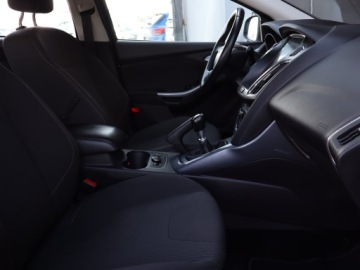 Ford Focus III Kombi Facelifting 1.0 EcoBoost 125KM 2014 Ford Focus 1.0 EcoBoost, Klima, Klimatronic, zdjęcie 8