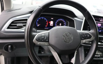 Volkswagen T-Roc I SUV Facelifting 1.5 TSI ACT 150KM 2023 Volkswagen T-Roc Nawigacja, Grzane Fotele, Alcantara, Czujniki PT, Tempoma, zdjęcie 17