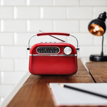 ПОРТАТИВНОЕ РЕТРО КУХОННОЕ РАДИО НА БАТАРЕЯХ