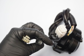 YAMAHA MT-09 TRACER 9 GT ПРАВЫЙ ПЕРЕКЛЮЧАТЕЛЬ