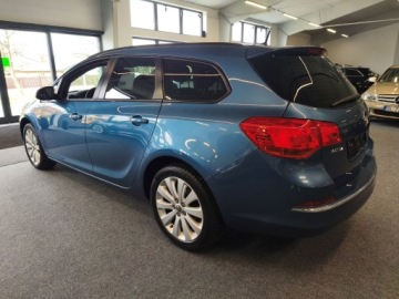 Opel Astra J Sports Tourer Facelifting 1.4 Turbo ECOTEC 140KM 2015 Opel Astra 1.4 turbo, Auto po dużym serwisie, zdjęcie 4