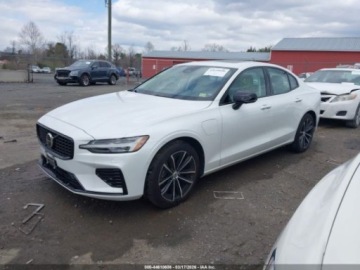 Volvo S60 III Sedan Plug-In Facelifting 2.0 T8 455KM 2024 Volvo S60 2024 VOLVO S60 RECHARGE PLUG-IN HYBRID T8 PLUS DARK THEME 2.0, zdjęcie 2