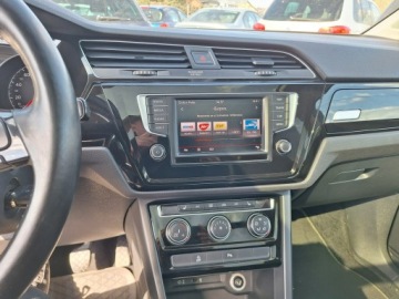 Volkswagen Touran III 2.0 TDI 150KM 2016 Volkswagen Touran Klimatronik Ksenon Nawigacja, zdjęcie 23