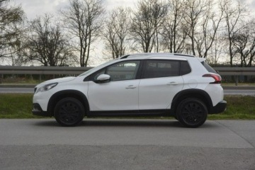 Peugeot 2008 I SUV Facelifting 1.6 BlueHDi 99KM 2016 Peugeot 2008 1.6HDI panorama nawi Car Play doinwes, zdjęcie 3