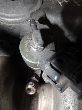 BOSCH 9637277980 VSTŘIKOVAČE VSTŘIKOVACÍ TRYSKA