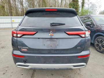 Mitsubishi Outlander III 2024 Mitsubishi Outlander 2024 MITSUBISHI OUTLANDER SEL 2.5 Benzyna 181KM, zdjęcie 3