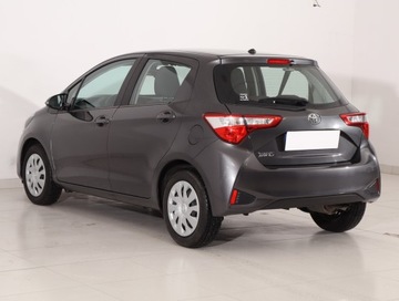 Toyota Yaris III Hatchback 5d Facelifting 2017 1.0 VVT-i 72KM 2020 Toyota Yaris 1.0 VVT-i, Salon Polska, zdjęcie 3