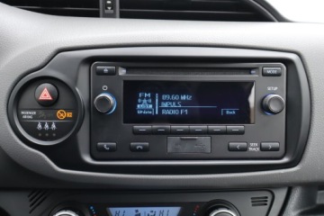 Toyota Yaris III Hatchback 5d Facelifting 2017 1.5 Hybrid 100KM 2020 Toyota Yaris 1.5 Hybrid, Salon Polska, zdjęcie 12