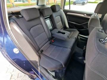 Volkswagen Passat B8 Variant 2.0 TDI BlueMotion SCR 150KM 2016 Volkswagen Passat 2.0 150Ps DSG Navi Alu Zarej.PL Gwarancja 2.0 Diesel, zdjęcie 22