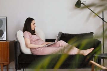 POOFI PODUSZKA CIĄŻOWA KOJEC DLA MAMY MINKY SZARO-KREMOWY