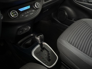 Toyota Yaris III Hatchback 5d Facelifting 2017 1.5 Hybrid 100KM 2018 Toyota Yaris Hybrid 100 Selection III (2011-2019), zdjęcie 24