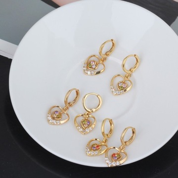 СЕРЬГИ С ПОДВЕСКАМИ СЕРЬГИ С РЫНКАМИ