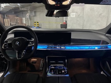BMW Seria 7 G70 Sedan 3.0 40d 299KM 2025 BMW Seria 7 740d xDrive Sport Sedan 3.0 (299KM) 2025, zdjęcie 8