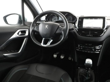 Peugeot 2008 I SUV Facelifting 1.2 PureTech 110KM 2019 Peugeot 2008 Crossway, Kamera, Panorama, Navi, zdjęcie 15