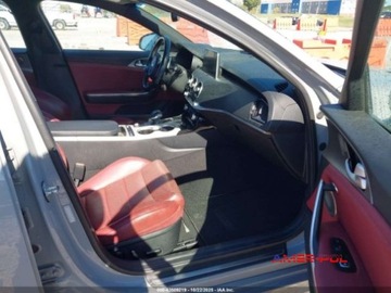 Kia Stinger Liftback 3.3 T-GDi 366KM 2018 Kia Stinger 2018 r., 3,3 L GT 2 AWD 3.3 Benzyna 365KM, zdjęcie 8