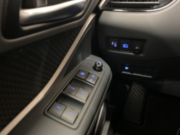 Toyota C-HR I Crossover Facelifting 1.8 Hybrid 122KM 2023 Toyota C-HR 1.8 Hybrid GPF Comfort, zdjęcie 15