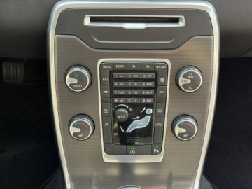 Volvo V70 III Kombi Facelifting 2.0 D2 DRIVE-E 120KM 2015 Volvo V70 2.0 D2 Xenony Podgrzewane fotele Webasto, zdjęcie 26