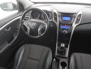 Hyundai i30 II Hatchback 3d 1.6 CRDi (HIGH)  128KM 2013 Hyundai i30 1.6 CRDi, Klima, Klimatronic, zdjęcie 6