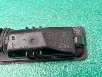 LAMPA OSVĚTLENÍ TABULKY VW SCIROCCO GOLF SEAT SKODA 1K8943021 6G/BA554