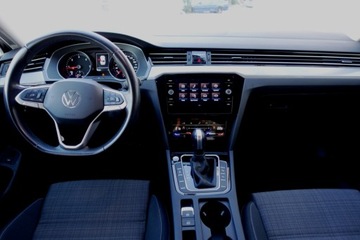 Volkswagen Passat B8 Variant Facelifting 2.0 TDI SCR 150KM 2022 Volkswagen Passat Volkswagen Passat B8, 2022, 2.0 TDI 150KM, DSG, Kamera,, zdjęcie 14