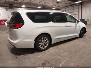 Chrysler Pacifica II 2021 Chrysler Pacifica Touring L 3.6 Benzyna 287KM, zdjęcie 3