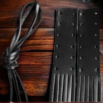 Кожаные накладки на рычаги тормоза и сцепления.