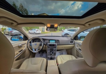 Volvo V60 I Kombi Facelifting 2.0 D3 136KM 2014 Volvo V60 2,0 R5 136KM Kamera Blis Aktywne Swiatla 2.0 Diesel 136KM, zdjęcie 5