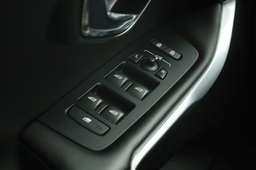 Volvo V40 II Hatchback Facelifting 2.0 D2 120KM 2018 Volvo V40 Cross Country 2.0 D2, Automat, Skóra, zdjęcie 16