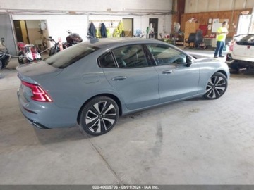 Volvo 2022 Volvo S60 2022 Volvo S60 B5 AWD Momentum 2.0 Benzyna 247KM, zdjęcie 3